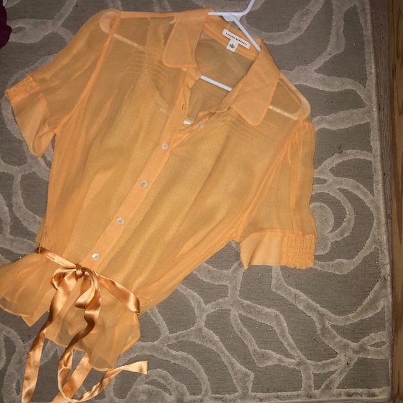Banana Republic Tops - NWOT🌷BANANA REPUBLIC🌷Gold silk sheer short sleeve blouse